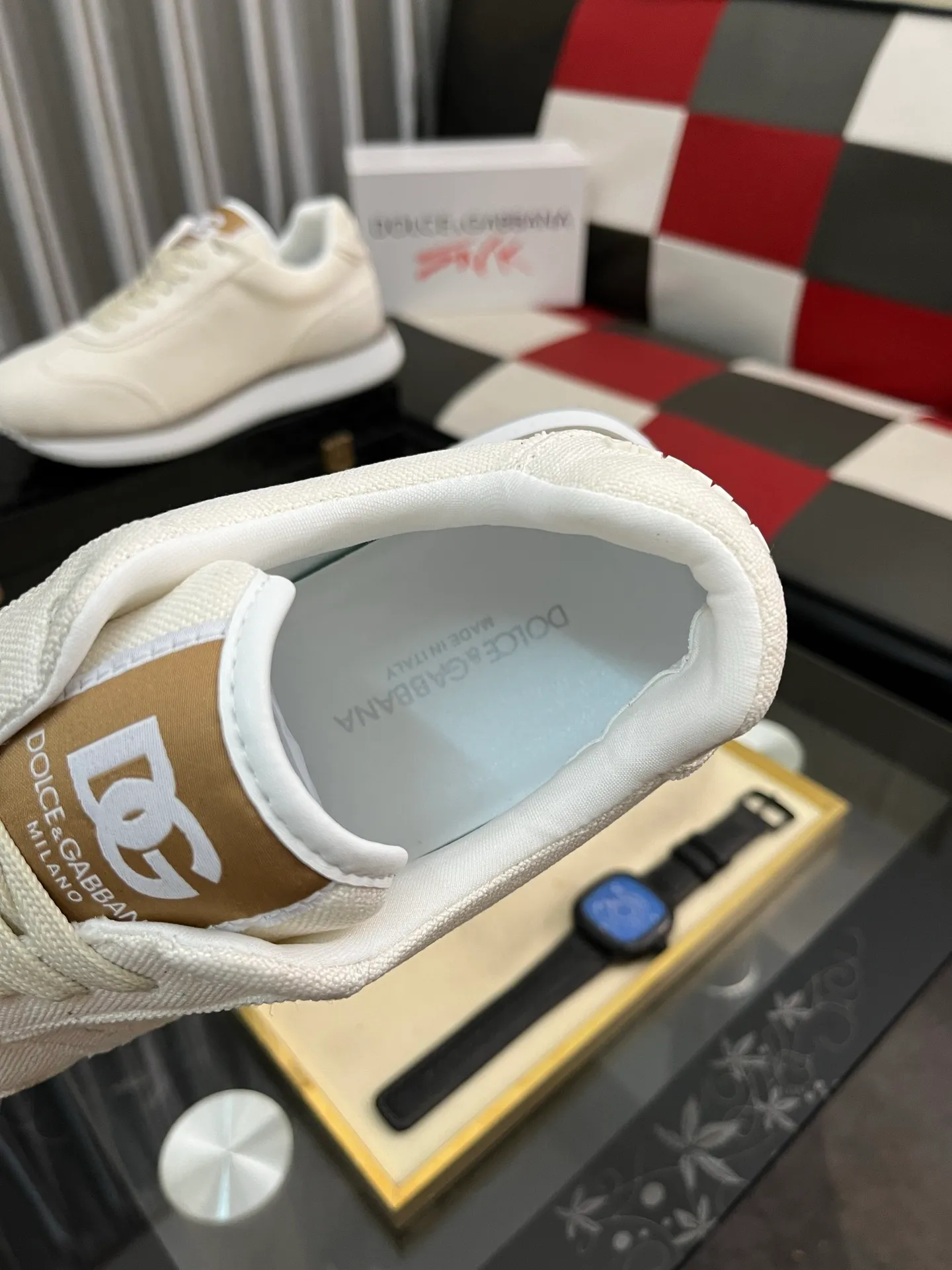 Men's shoes 💰458⌚️⌚️DG's latest popular casual shoes 🔥🔥, the tongue has the brand's iconic details, and the combination of silk cowhide and cow suede enhances the style. Fashionable and versatile, it can complement any look. Create an exquisite design with unique dynamic vitality and modern atmosphere, showing modern elegance. Size: 36-464️⃣colors available